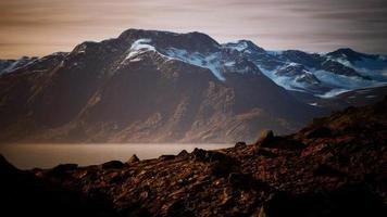 montañas y fiordos en el paisaje de noruega video