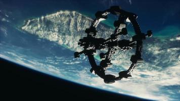 rymdstation ovanför jorden delar av bilden från nasa video