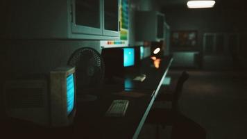 antigo laboratório de computação vintage escuro video
