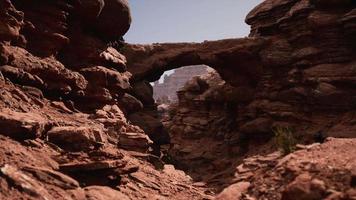 arco in pietra rossa nel parco del Grand Canyon video
