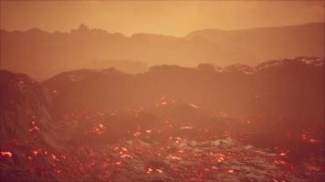 primer plano de un flujo de lava del volcán en hawaii video