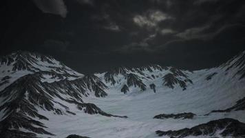 nuvem de tempestade sobre dolomitas video