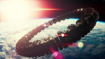 ufo-raumschiff, das in den von der nasa eingerichteten himmelselementen schwebt video