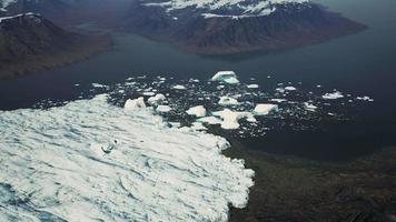 panoramisch uitzicht op grote gletsjer in alaska video