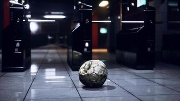 vieux ballon de football dans le métro vide video