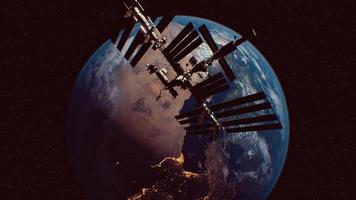 internationell rymdstation i yttre rymden över planeten jordens bana video