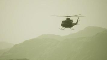 slow motion USA:s militärhelikopter i vietnam video