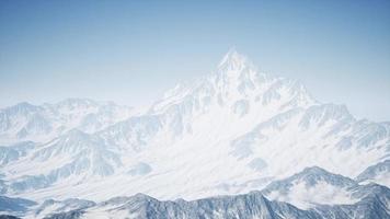 Alpes montañas desde el aire video