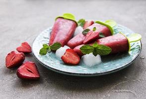 homemade strawberry ice cream photo