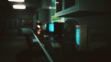 antigo laboratório de computação vintage escuro video