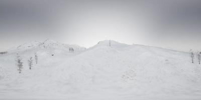 vr 360-Kamera, die sich über schneebedeckten Bergen bewegt video