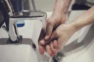 mantén tus manos limpias durante el coronavirus foto