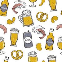 cerveza con bocadillos patrón vectorial sin costuras. alcohol espumoso en una botella, taza, vaso, lata. delicioso aperitivo camarones, patatas fritas, salchichas, pretzel en un plato blanco. garabato de color dibujado a mano. vector