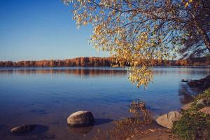 hermoso paisaje de otoño foto