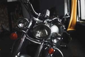 piezas de motocicleta cromadas foto