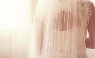 bride with veil photo