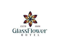 hotel de flores de cristal. logotipo del hotel logotipo de flor de vidrieras vector