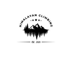 logotipo de escalada del Himalaya. logotipo de la montaña del Himalaya. logo de silueta de bosque de pinos vector