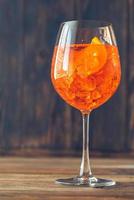 copa de coctel aperol spritz foto