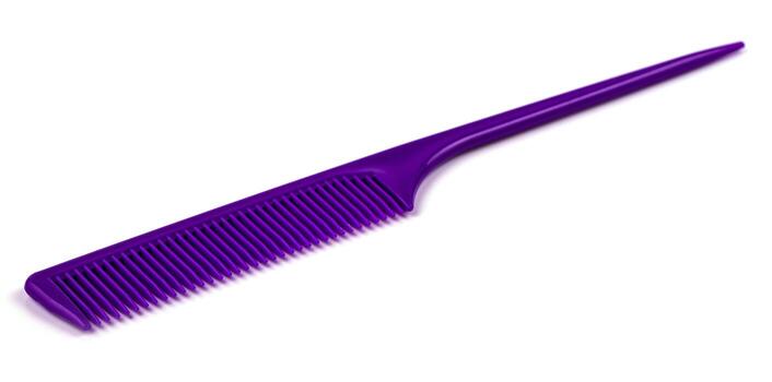 peine aislado sobre fondo blanco foto