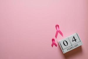 concepto flatlay de concientización sobre el cáncer de mama foto