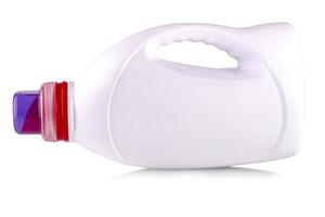 la botella de plástico blanca con asa en blanco foto