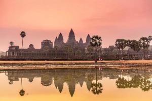 amanecer en angkor wat. foto