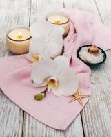 productos de spa con orquídeas foto