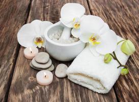 productos de spa con orquídeas foto