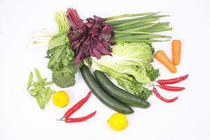 verduras aisladas sobre fondo blanco foto