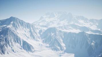 paisaje de montaña de los alpes alpinos foto