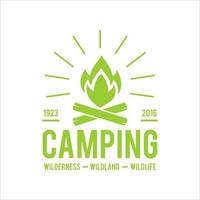 diseño de camping y aventura en la naturaleza de montaña vector