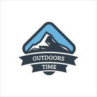 logotipo de empresa sobre paisaje de montaña vector
