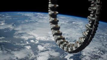 estación espacial futurista en órbita terrestre foto
