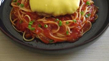 Spaghetti Tomato Sauce with Hamburg and Cheese video