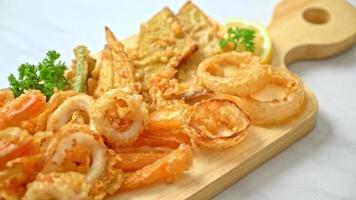 fritto di mare con verdure miste video