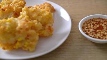 frittierter Mais mit Sauce - vegane und vegetarische Küche video