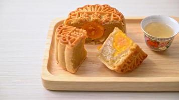 chinese moon cake durian en eigeel smaak voor mid-herfst festival video