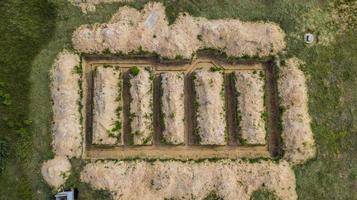 tira de cimientos debajo de la casa la vista desde arriba foto