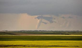 pradera tornado saskatchewan foto