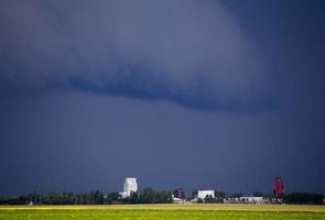 pradera nubes de tormenta foto