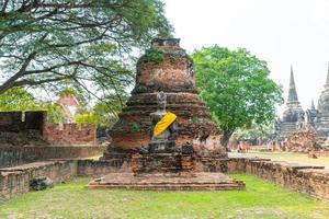 templo wat phra sri sanphet en el recinto del parque histórico de sukhothai, un sitio del patrimonio mundial de la unesco en tailandia foto