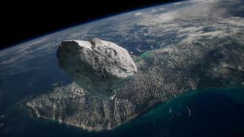 gevaarlijke asteroïde nadert planeet aarde video