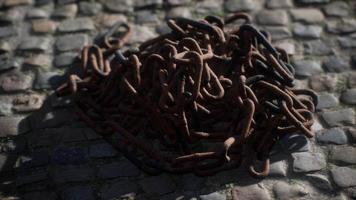 catena di ferro vintage arrugginita fatta a mano video