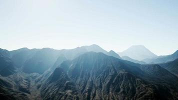 8k paisagem de montanha aérea em alta altitude video
