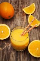 vaso de zumo de naranja