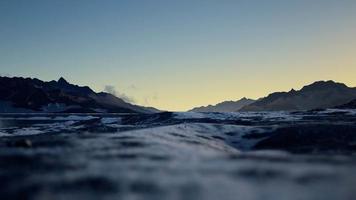 8k Berge bedeckt mit Eis in der antarktischen Landschaft video
