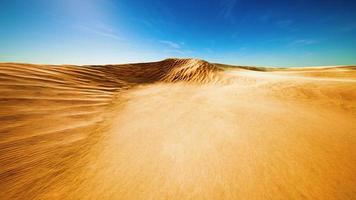 zandduinen bij zonsondergang in de saharawoestijn in libië video
