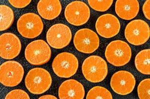 rodajas de mandarinas frescas foto