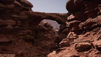 arche de pierre rouge dans le parc du grand canyon video